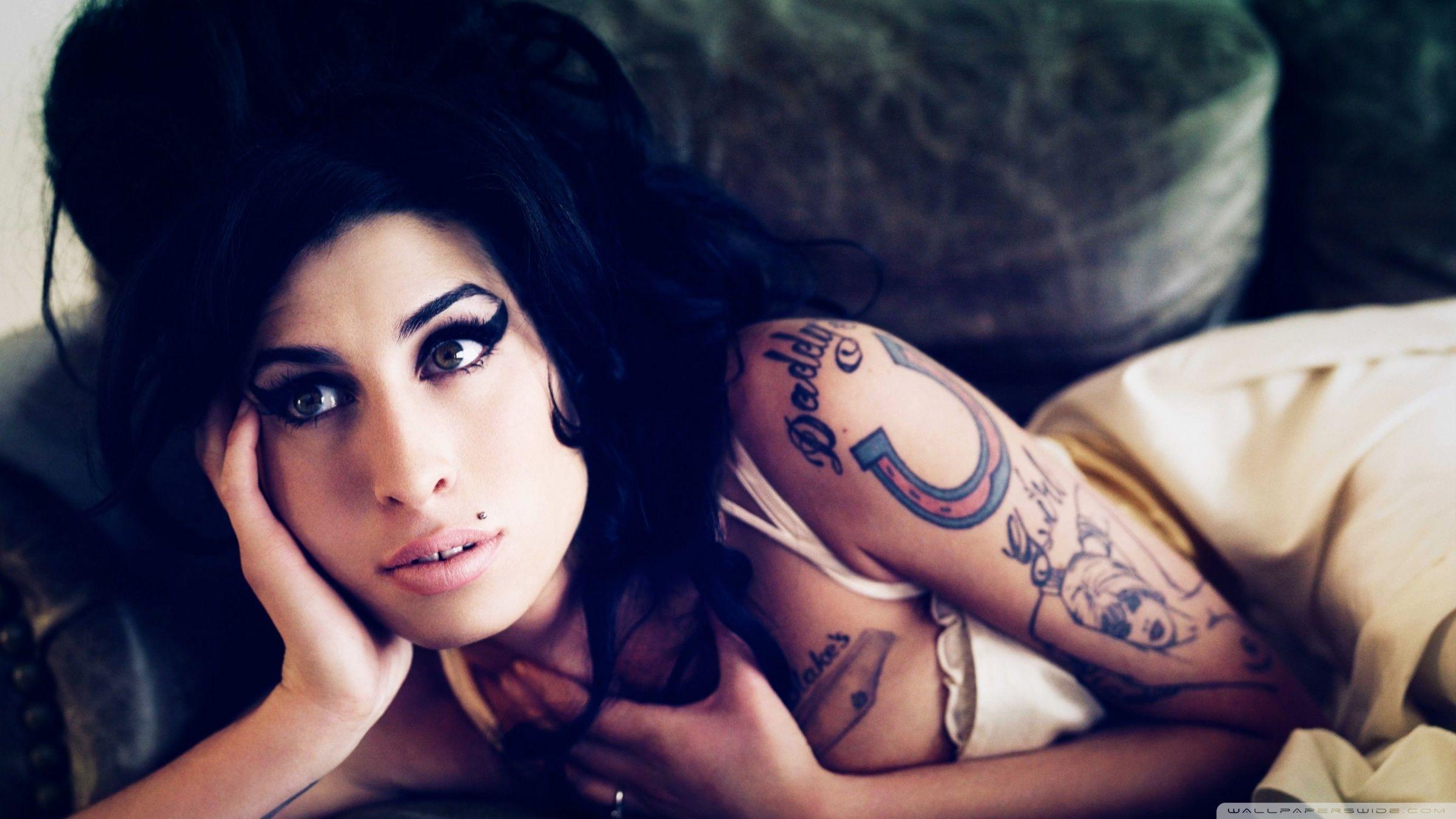 2400x1350 Amy Winehouse hình nền