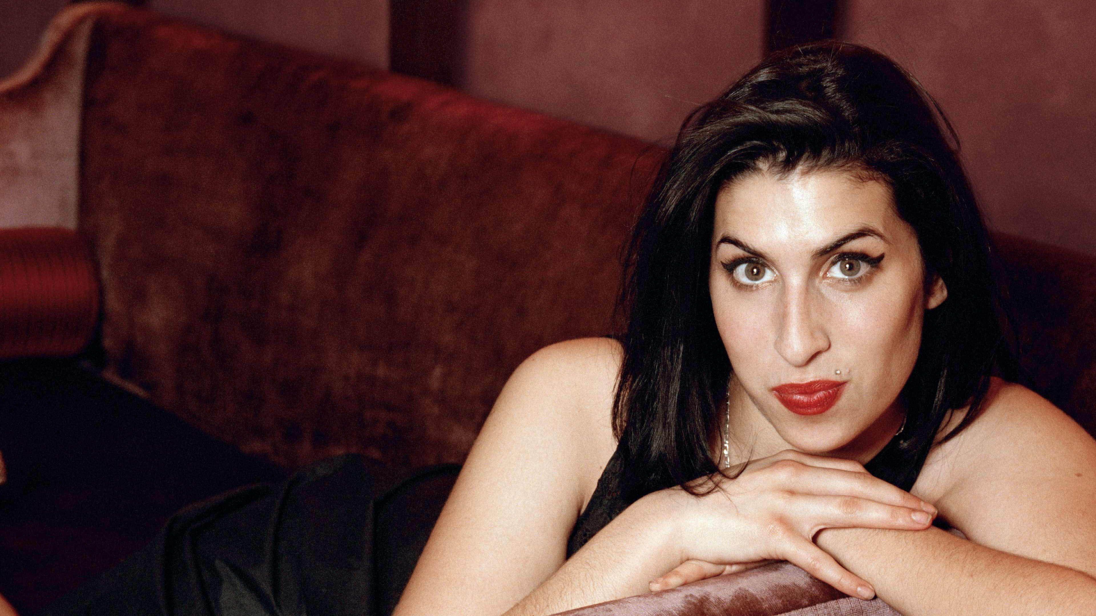 Hình nền siêu HD 3840x2160 Amy Winehouse 4k.  Hình nền