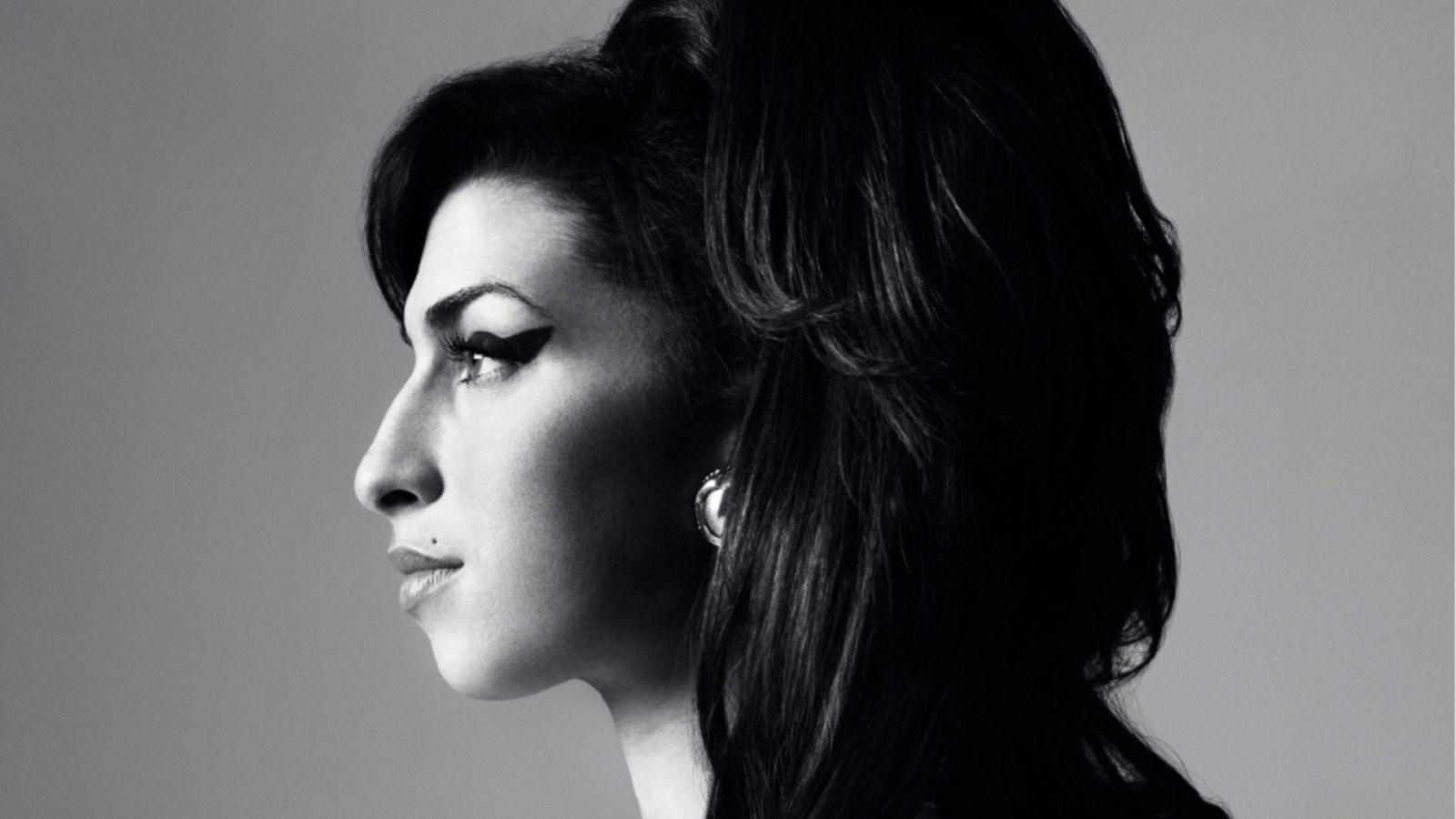 1600x900 Amy Winehouse Side Profile Hình nền 66336 1600x900px