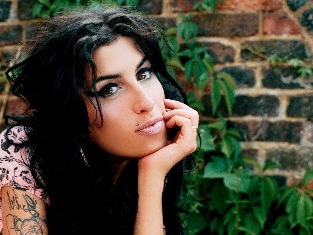 1024x768 Tóc đen, Amy Winehouse, Ca sĩ Hình nền có độ phân giải cao / Máy tính để bàn