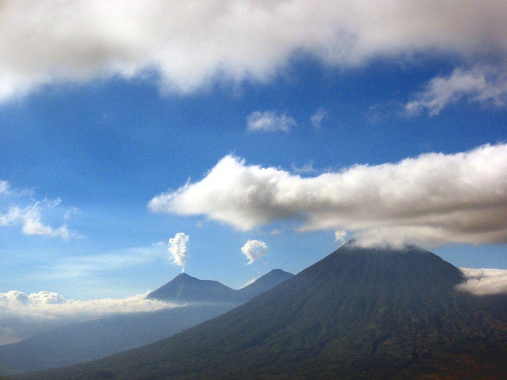 1024x768 Guatemala Wallpaper