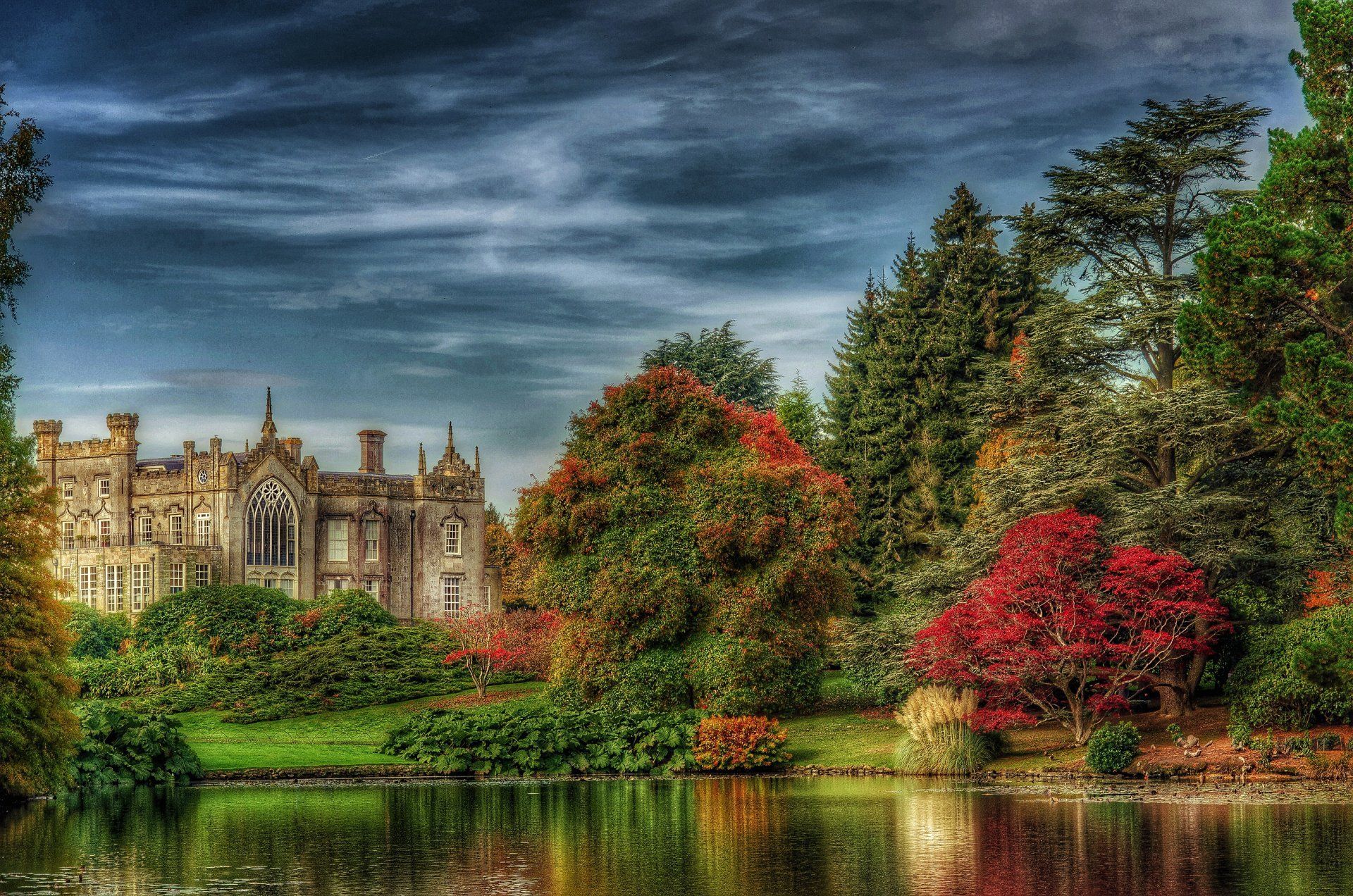 1920x1272 Majestic English Palace and Pond in 4K Ultra HD Wallpaperx2782