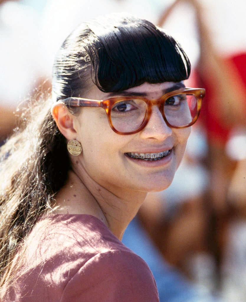 834x1023 Betty La fea DVD: Wallpaper para