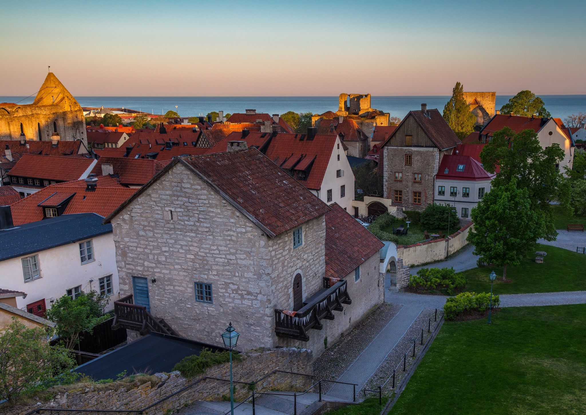 2048x1449 Wallpaper home, Sweden, Visby, Visby