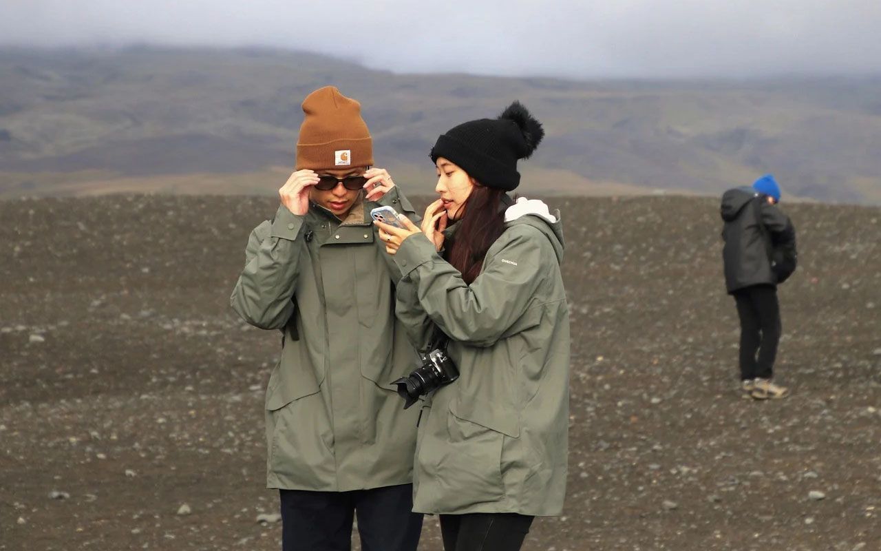 1280x800 outdoor influence on mainstream fashion