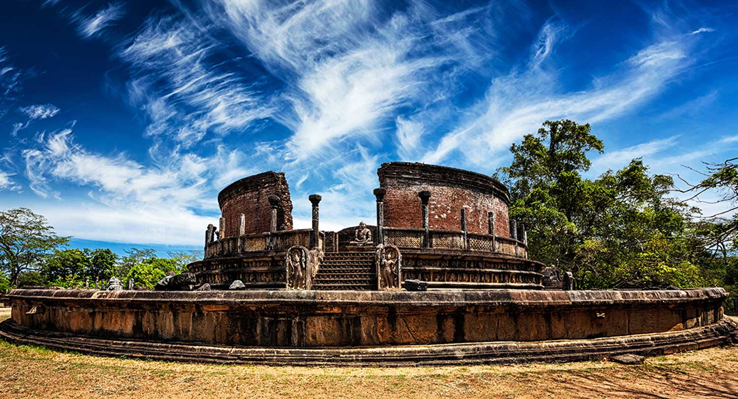 1500x811 Polonnaruwa, archaeological site on 122