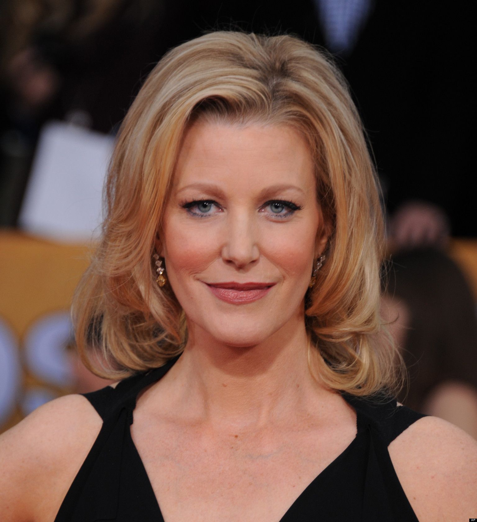 1536x1681 Anna Gunn Wallpaper