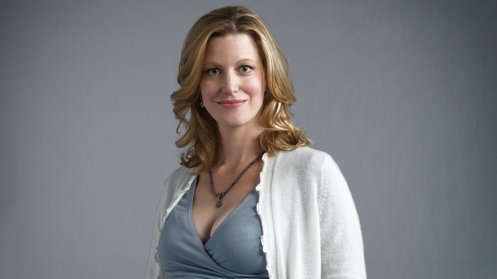 1920x1080 Anna Gunn an actress known for her role