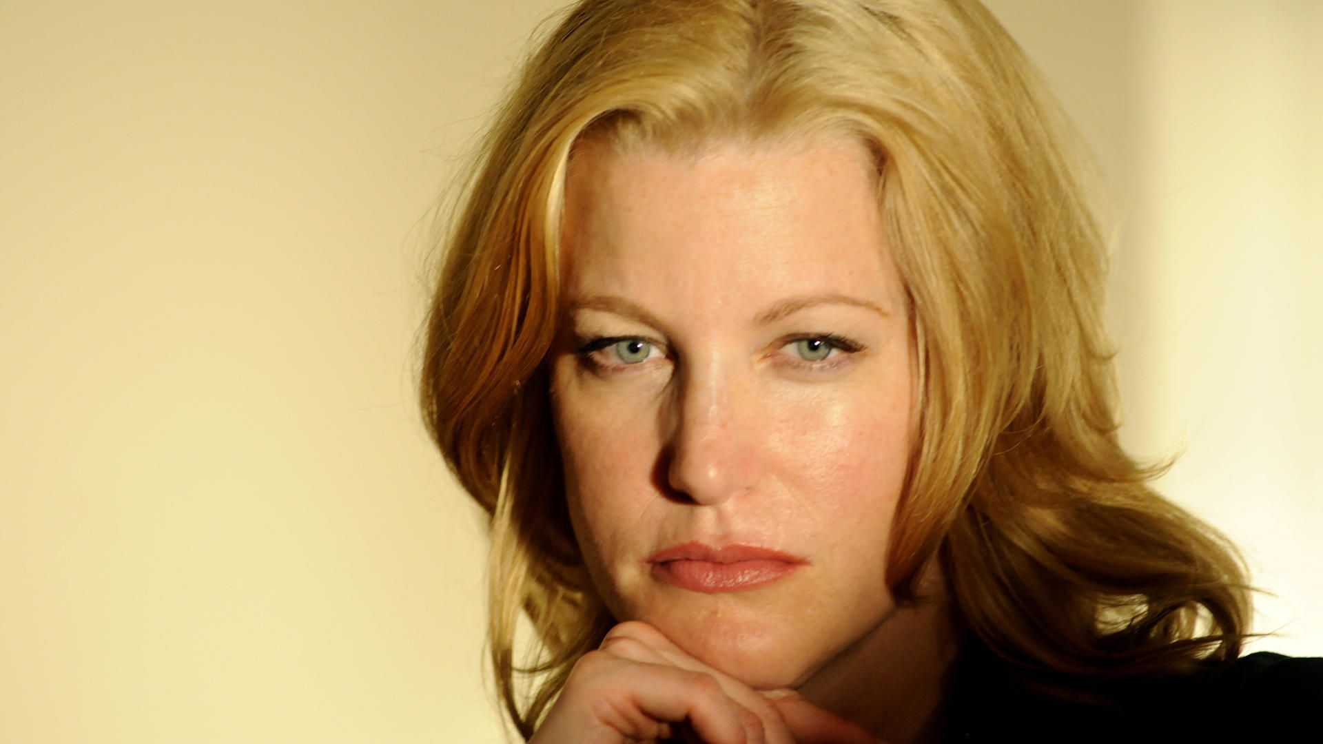 1920x1080 Anna Gunn Wallpaper