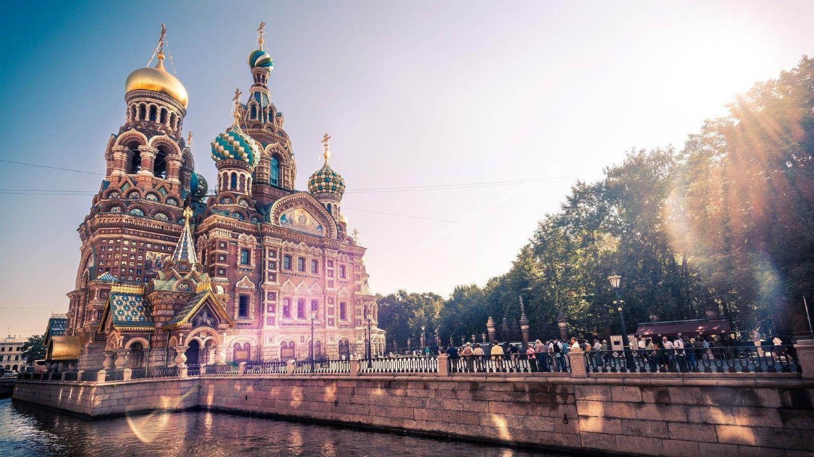 1600x900 St Petersburg Wallpaper