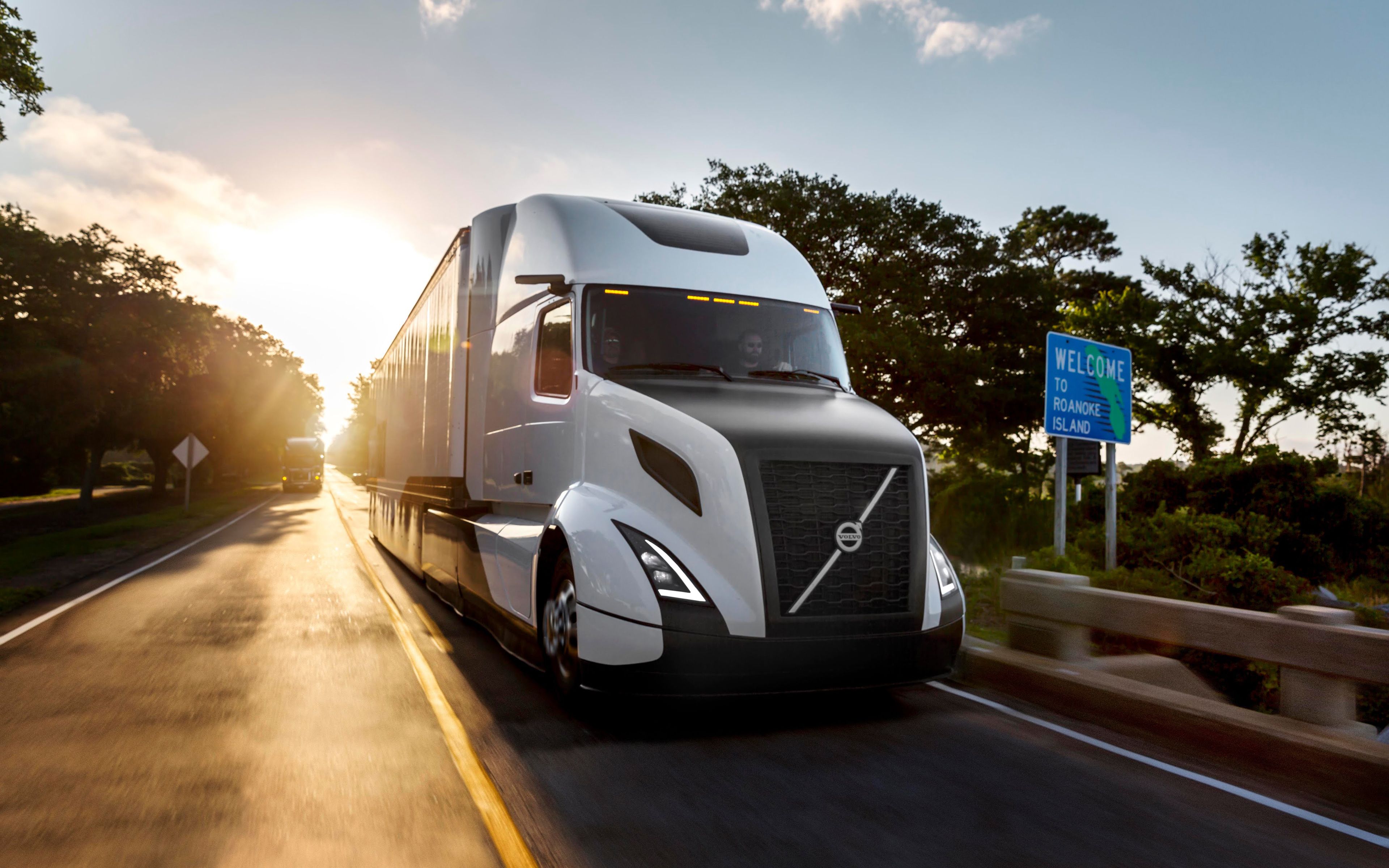 3840x2400 Volvo VNL Wallpaper