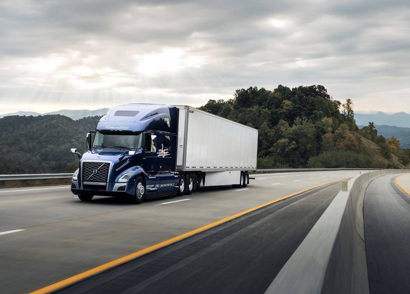 1400x1004 Volvo Trucks Celebrates 25 Years