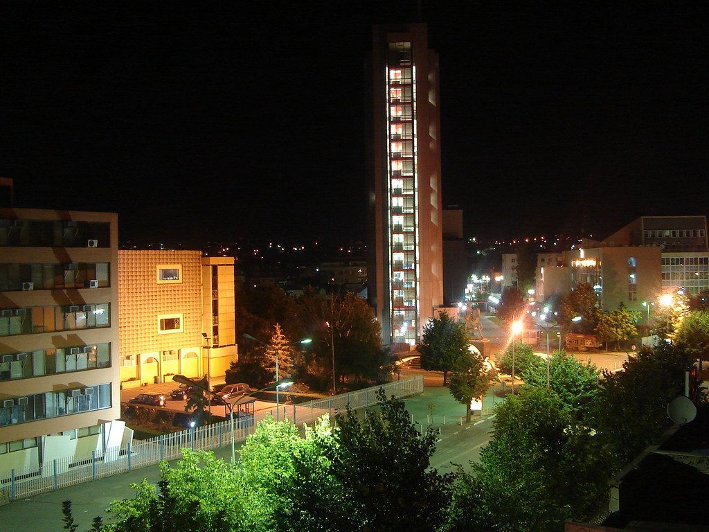 1024x768 Pristina during the night