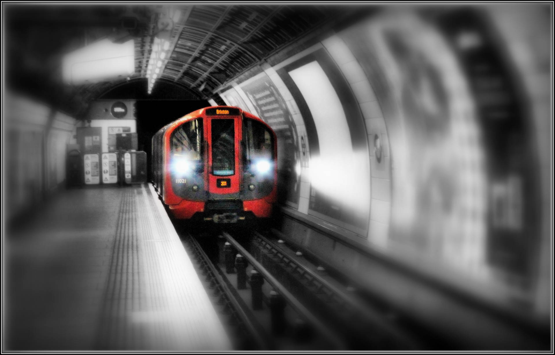 1920x1228 London Underground Station Motion Photo