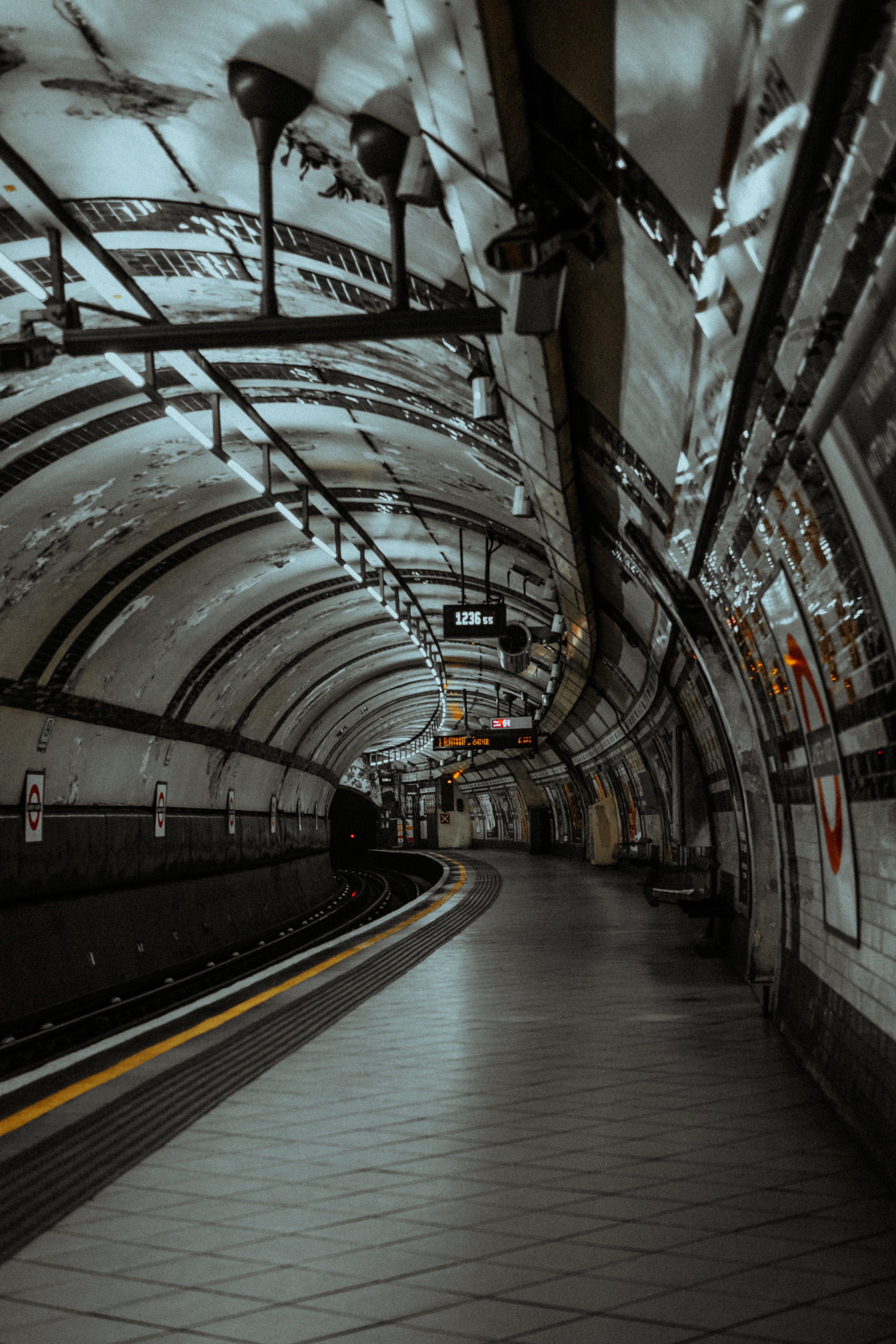 3408x5112 empty train station, underground, tube