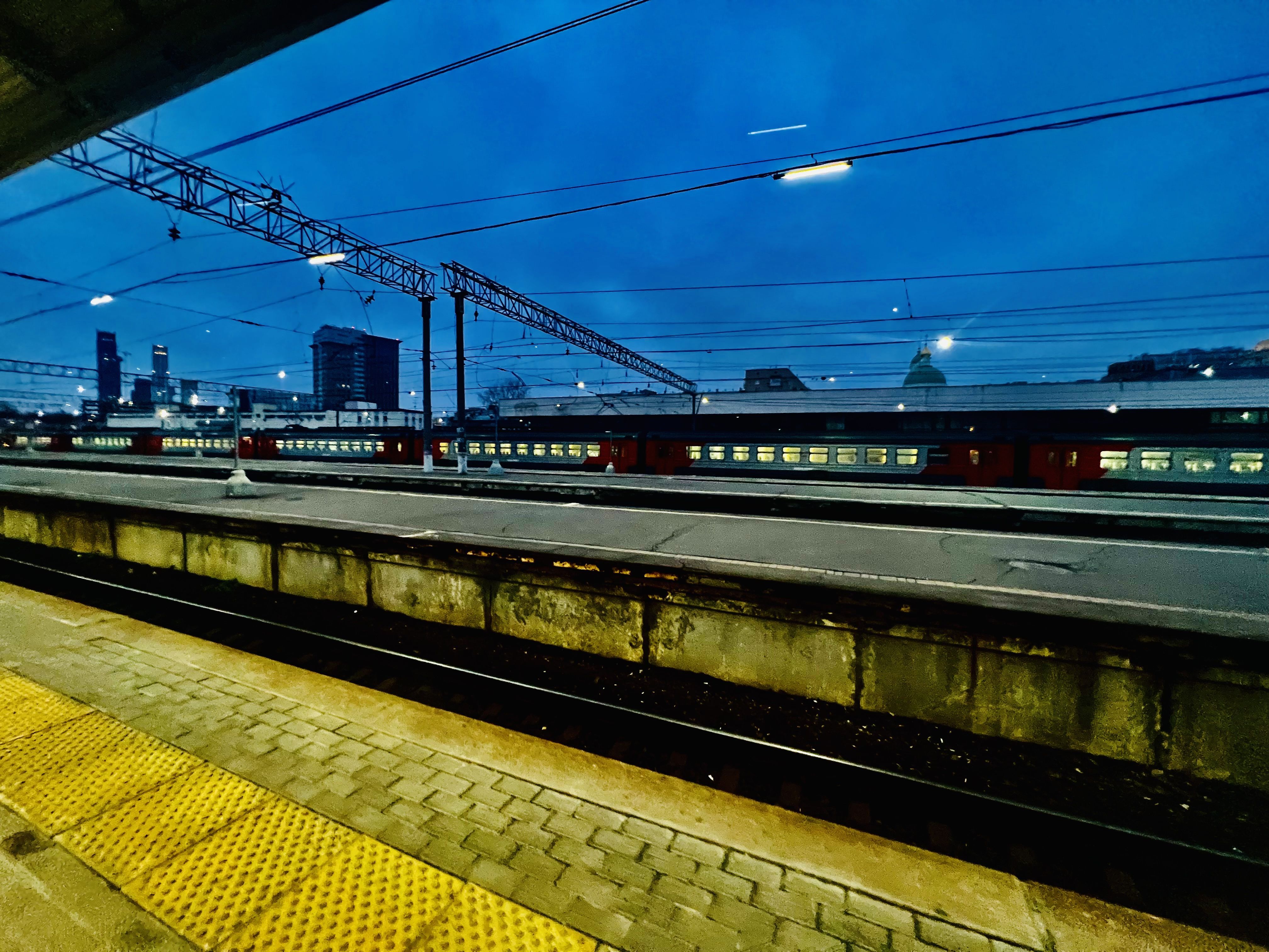 4032x3024 Download Moscow Russia Train Contrast
