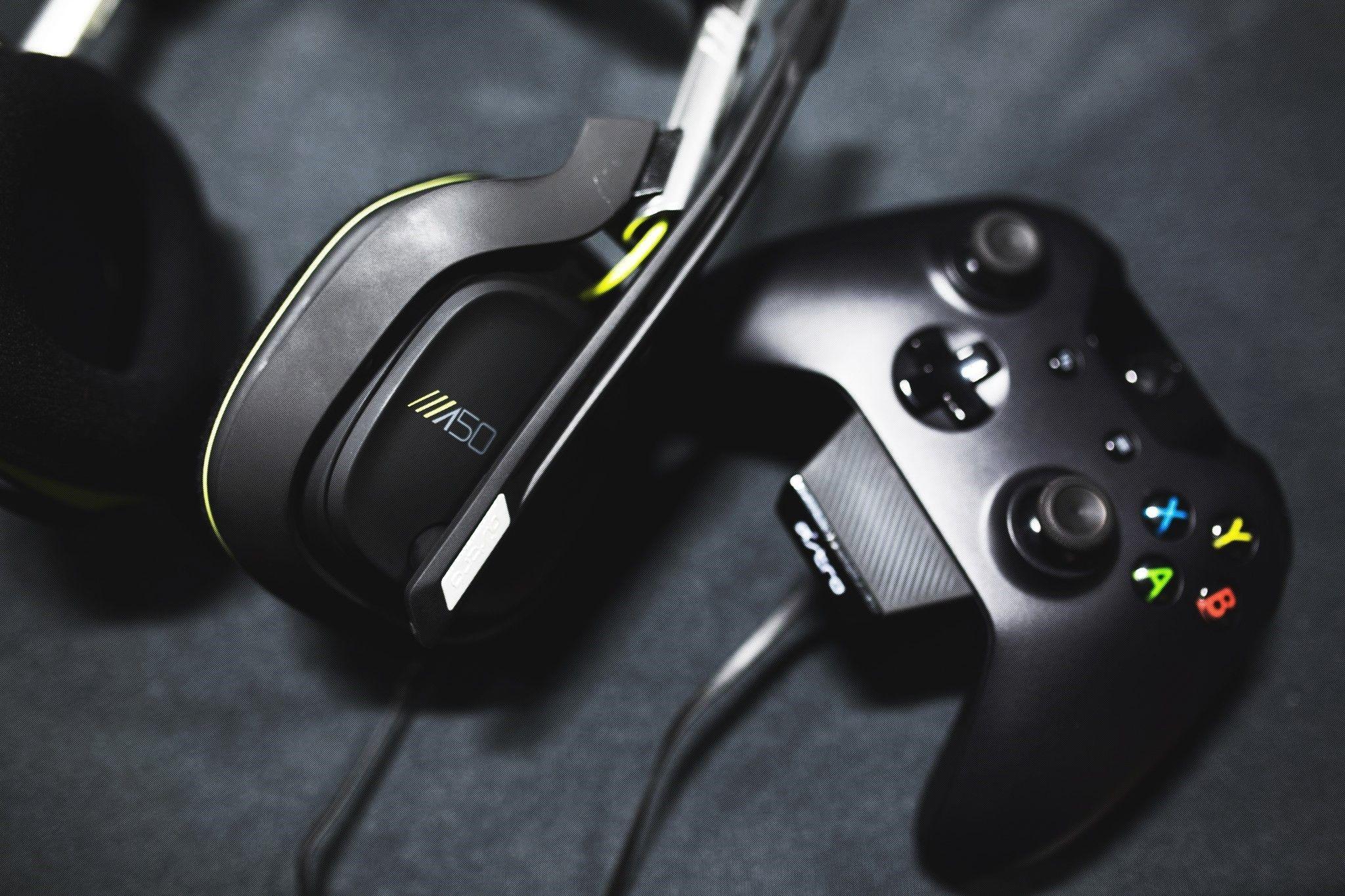2048x1365 Xbox, Xbox one, Console, Joystick, Headphones