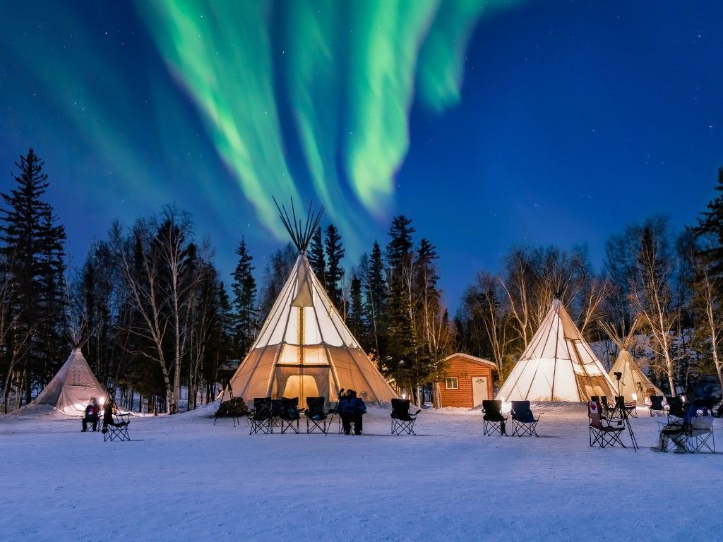 1024x768 YELLOWKNIFE + CANADIAN ROCKIES