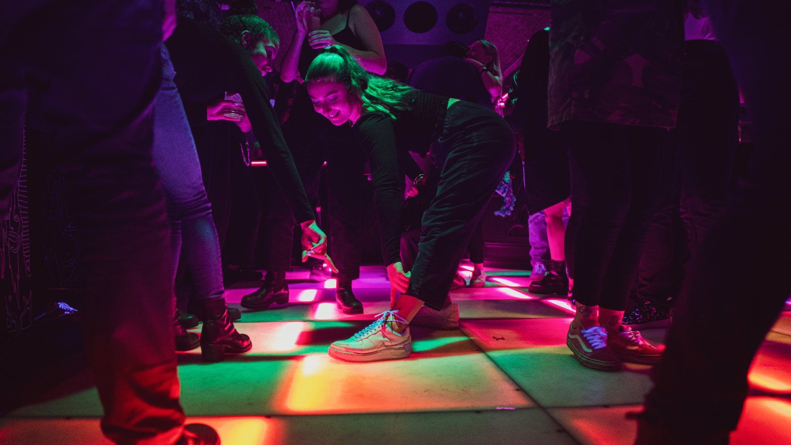 1600x900 Light Up Dance Floor In A Brooklyn Bar