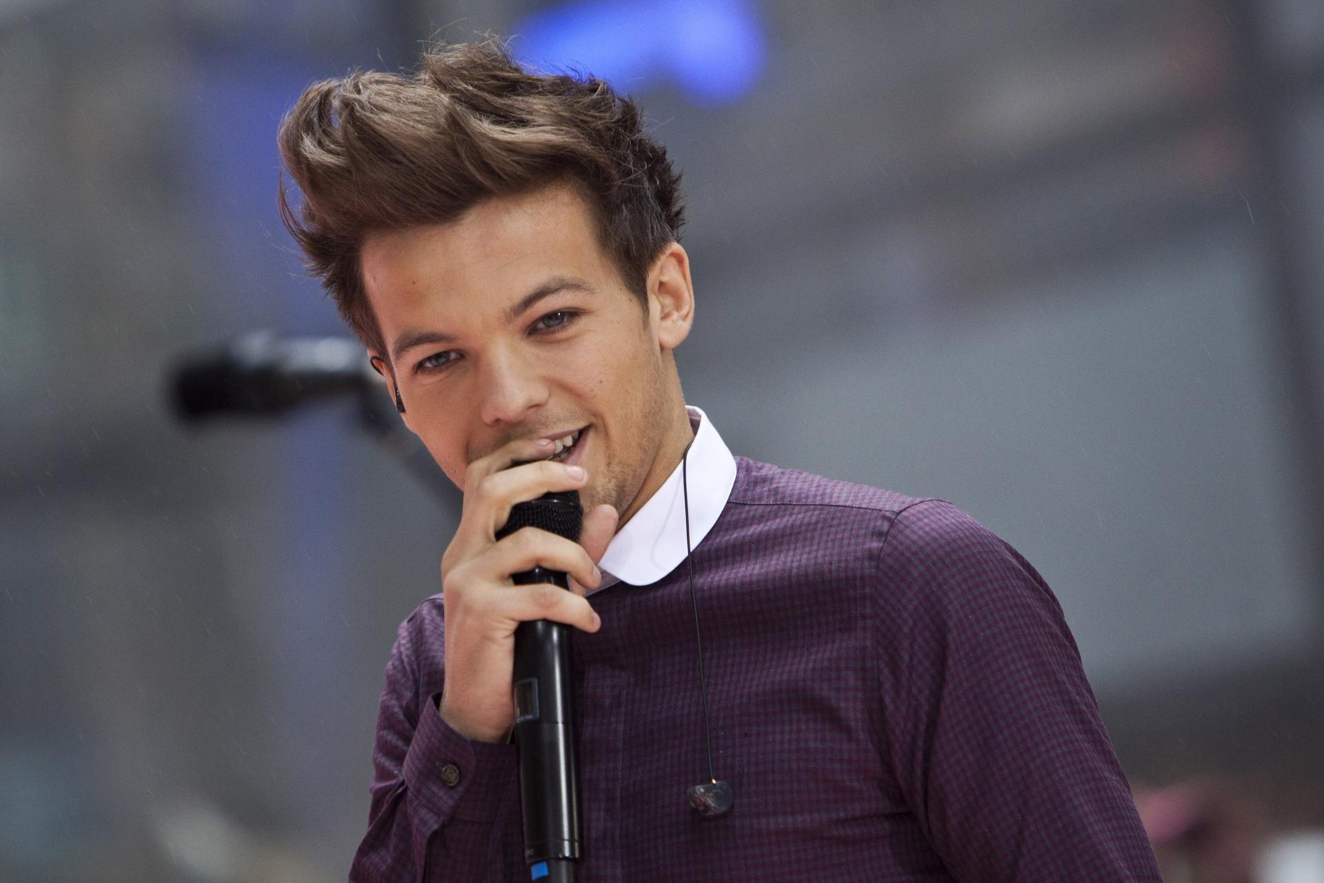 1920x1280 Louis Tomlinson wallpaper