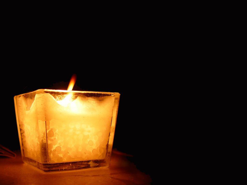 1024x768 Candle Wallpaper