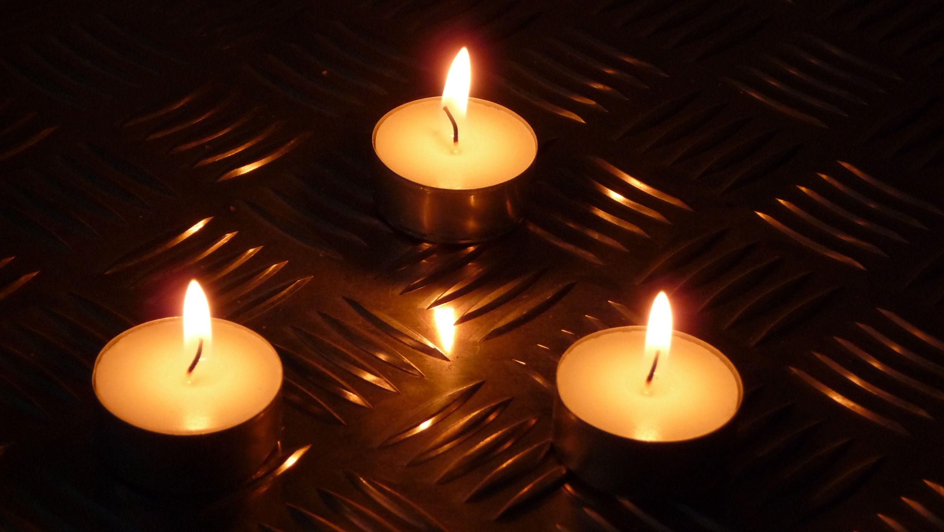 3264x1840 Candles Wallpaper