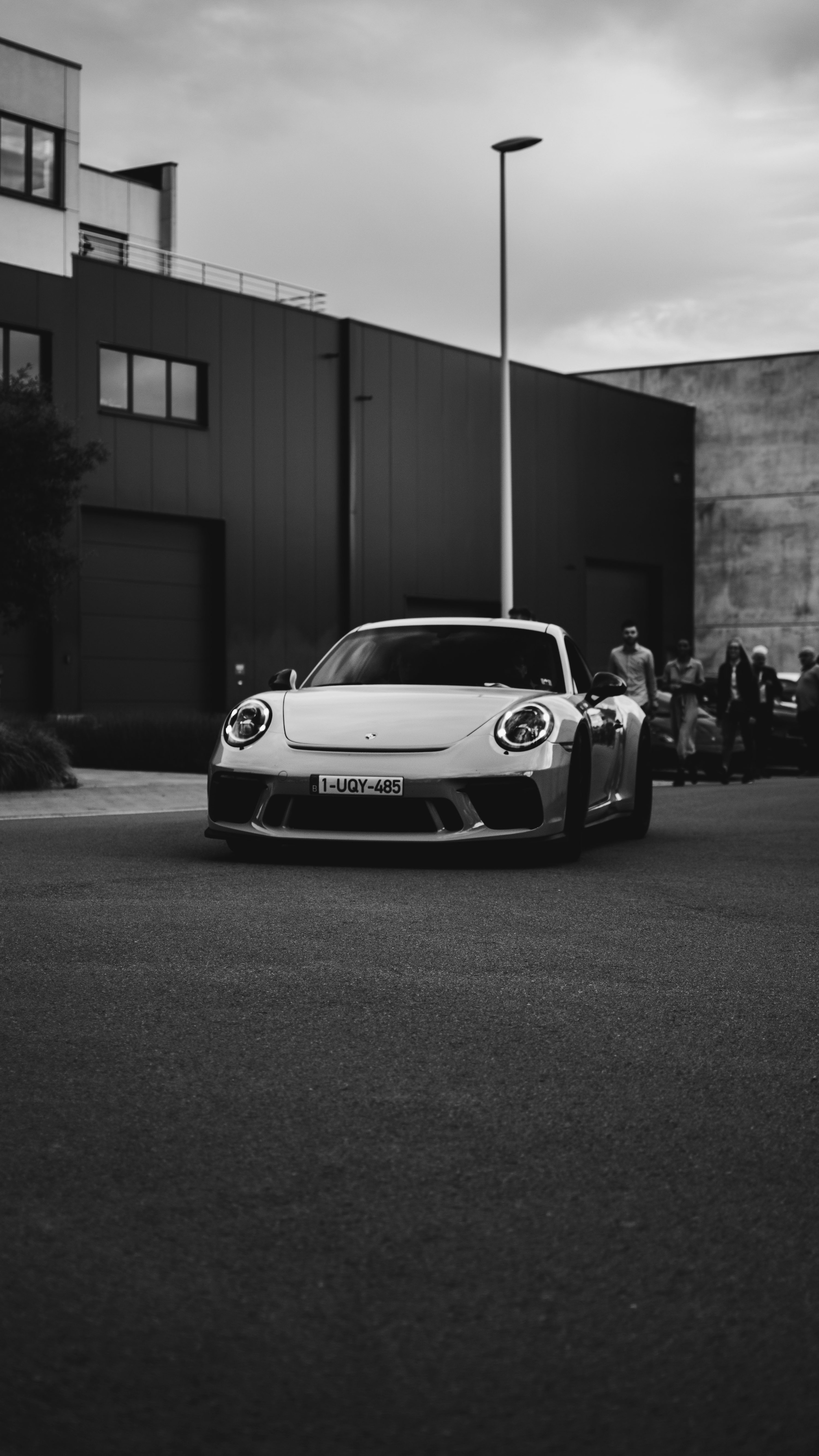 3000x5334 Red Porsche vehicle photo