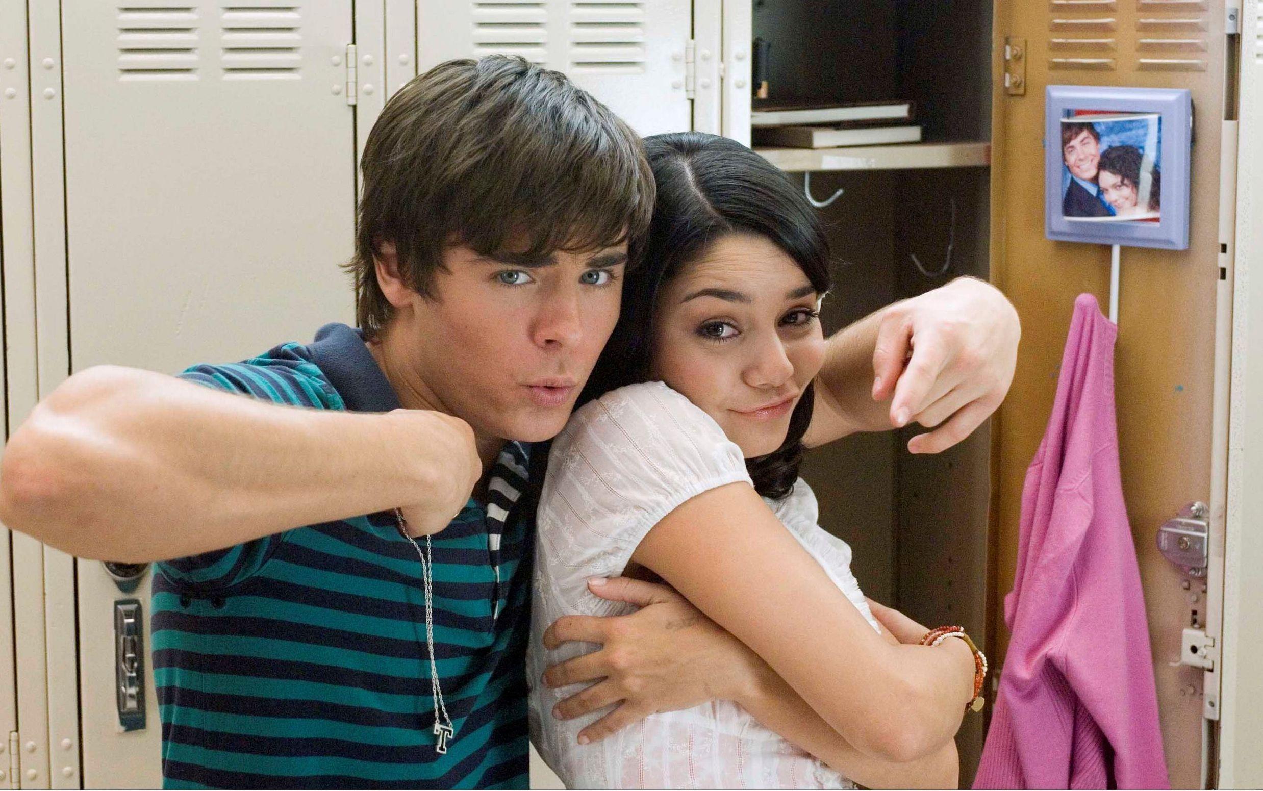 2476x1551 Your Junior Year Of College As Told By High School Musical