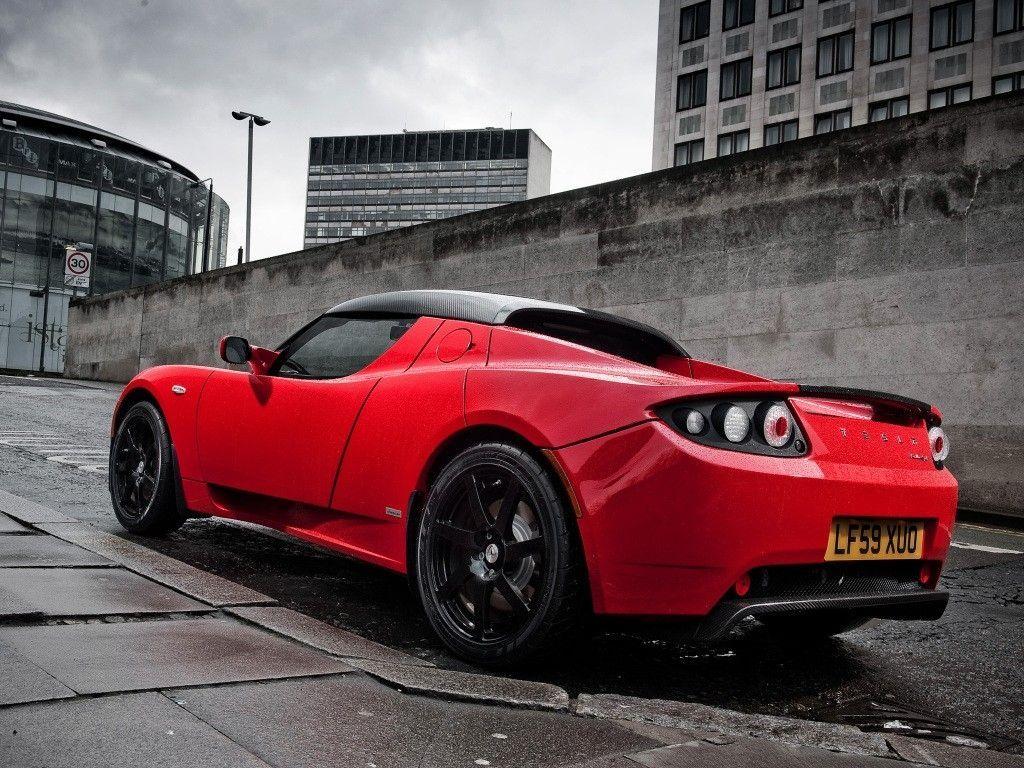 1024x768 Tesla Roadster Wallpaper