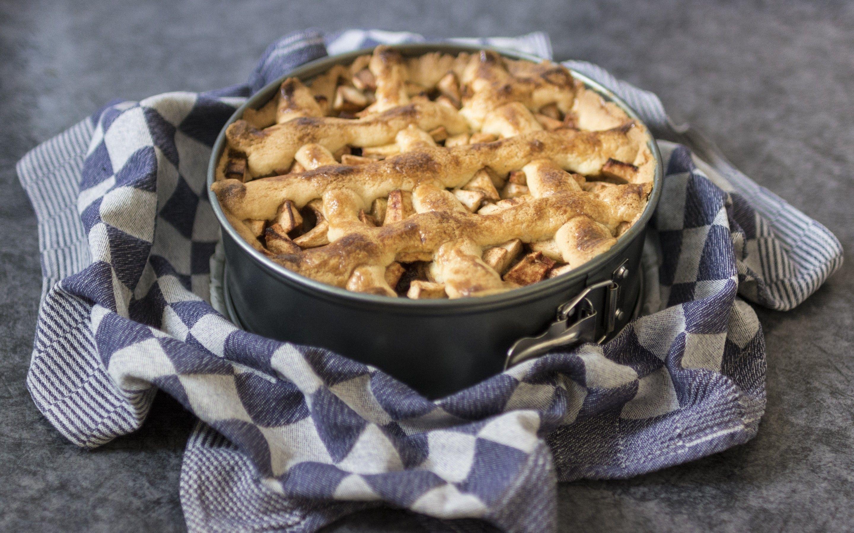 2880x1800 Download 2880x1800 Apple Pie, Bowl, Dessert, Cake, Towel