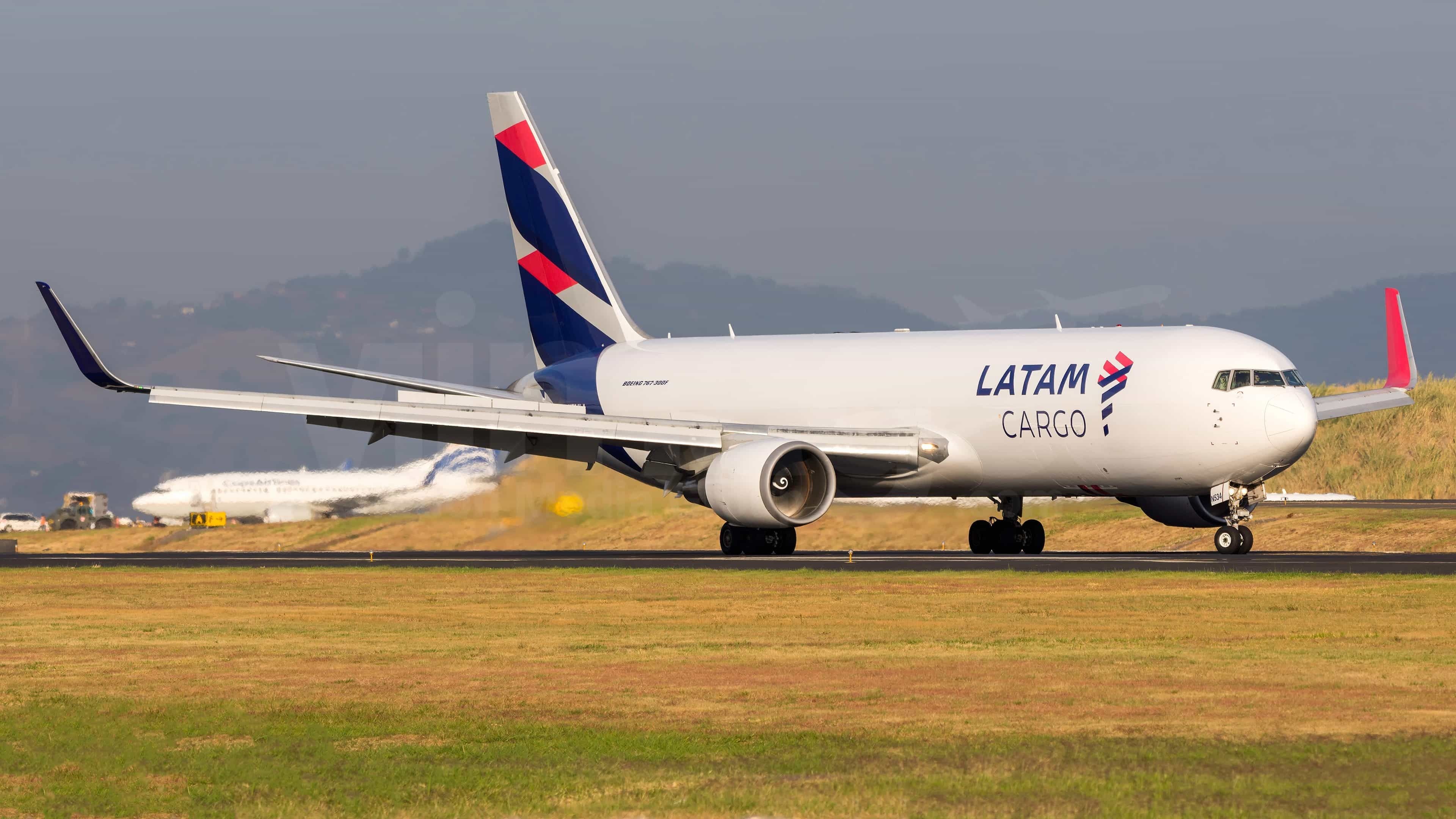 3840x2160 Boeing 767 Wallpaper 16 image