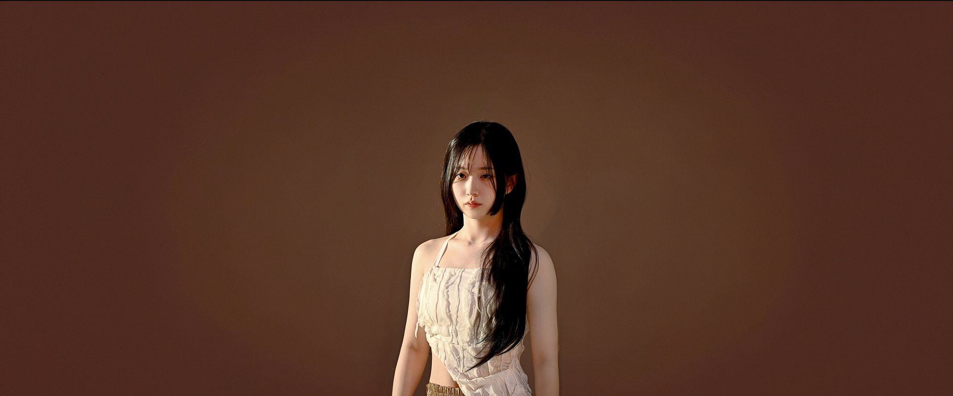 1918x797 NMIXX Haewon Desktop Wallpaper