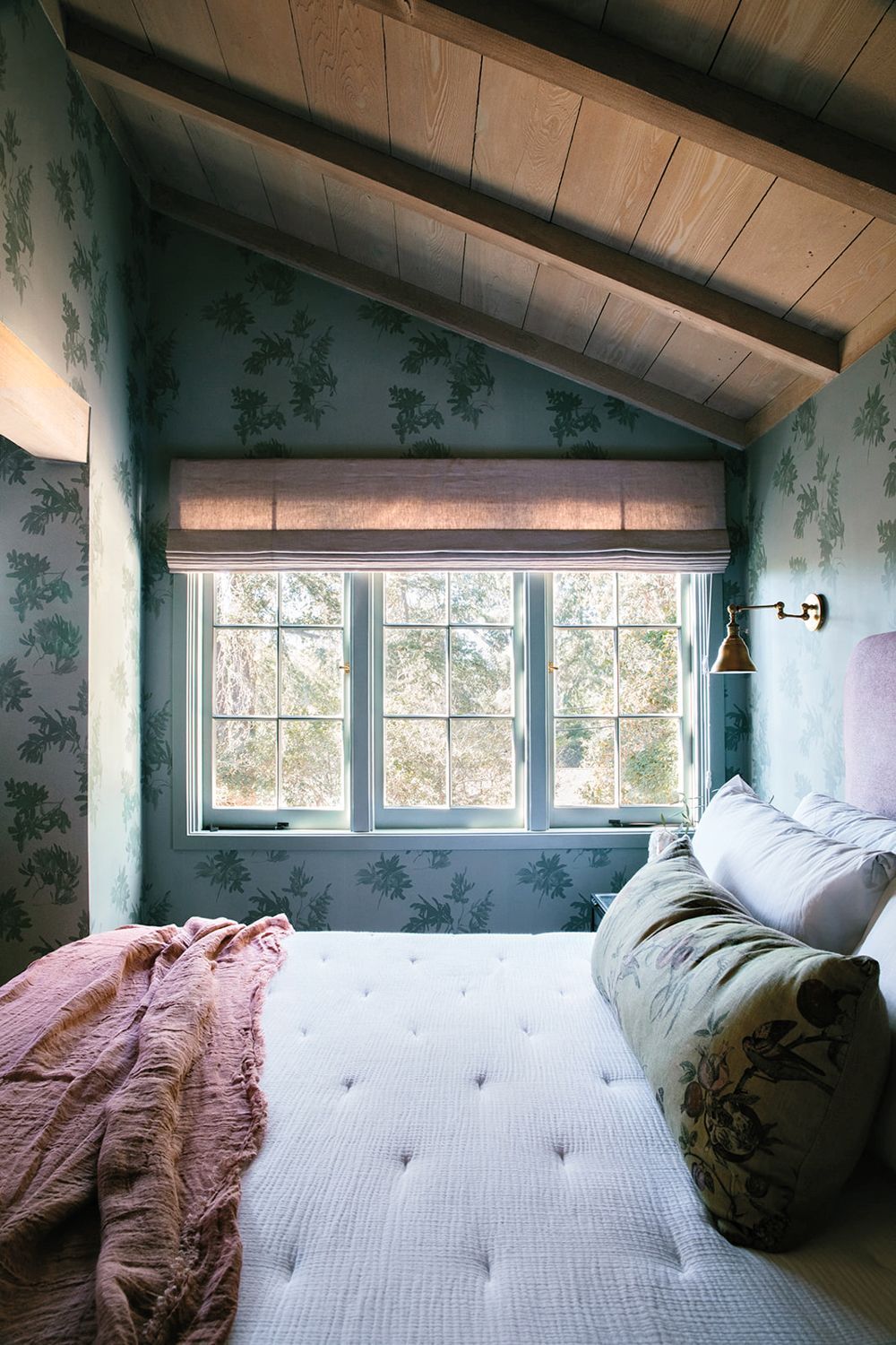 1000x1500 Into Wallpaper. Luxe Interiors + Design