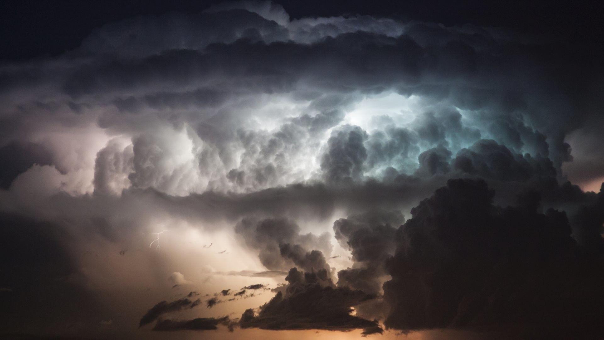 1920x1080 Thunderstorm Wallpaper