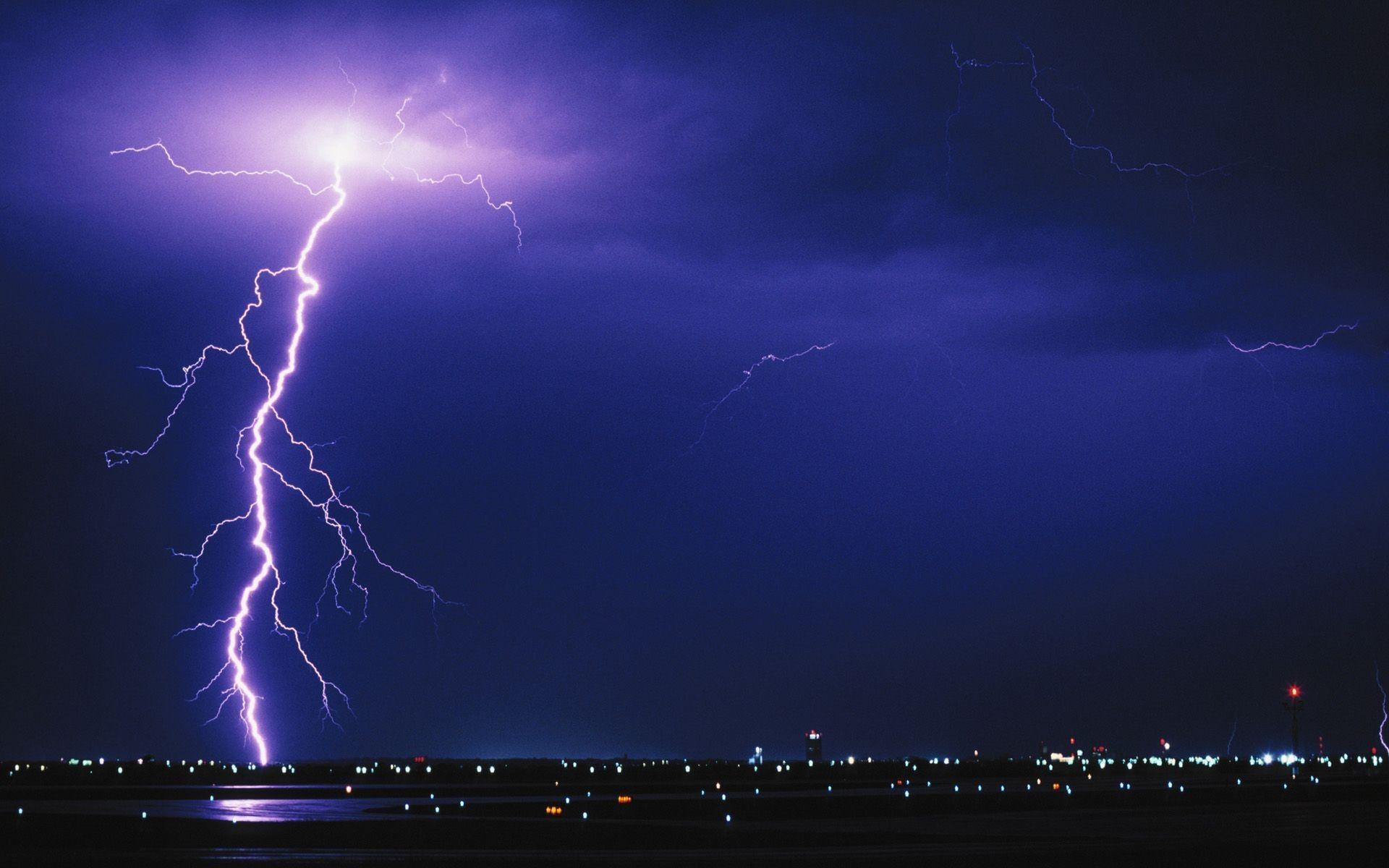 1920x1200 Thunderstorms Wallpaper background picture