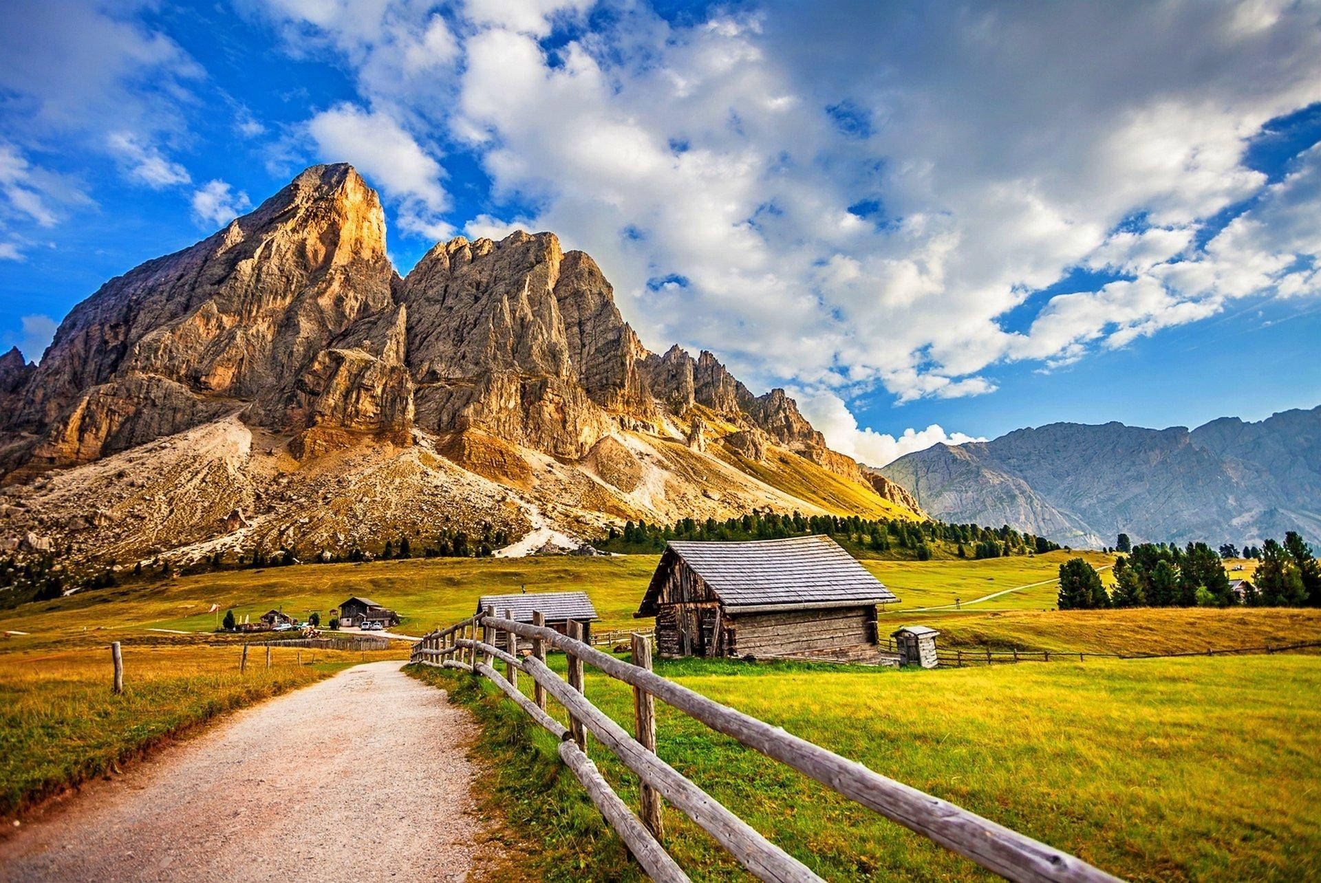 1920x1284 Mountain Village Scenery Wallpaper