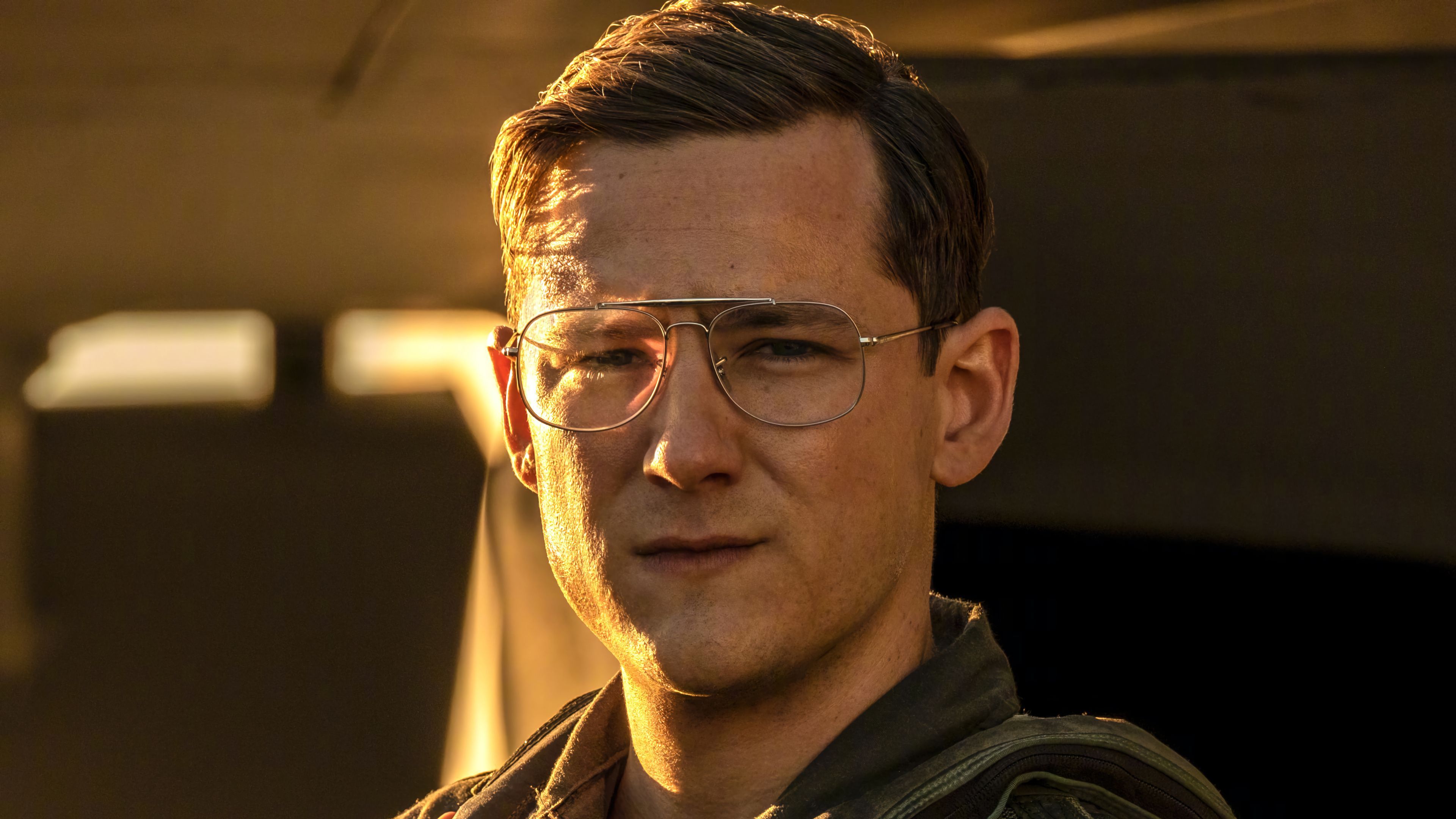 3840x2160 Top Gun Maverick Glen Powell Wallpaper