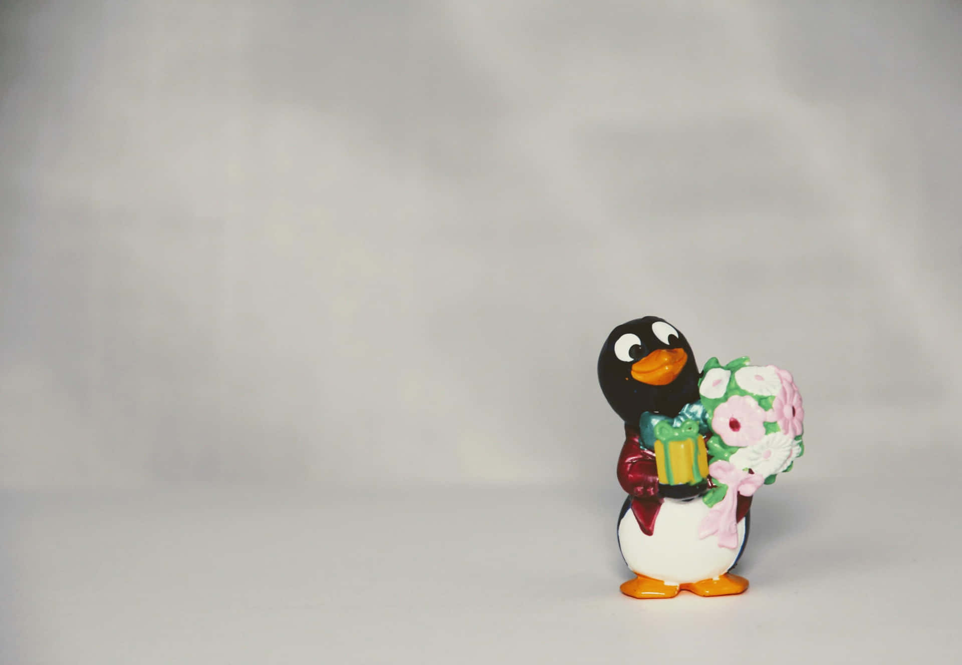 1920x1327 Vintage Toy Wallpaper