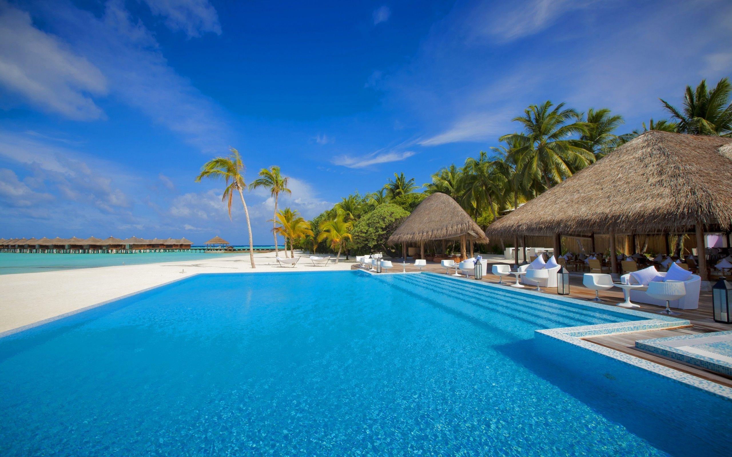 2560x1600 Resort Wallpaper