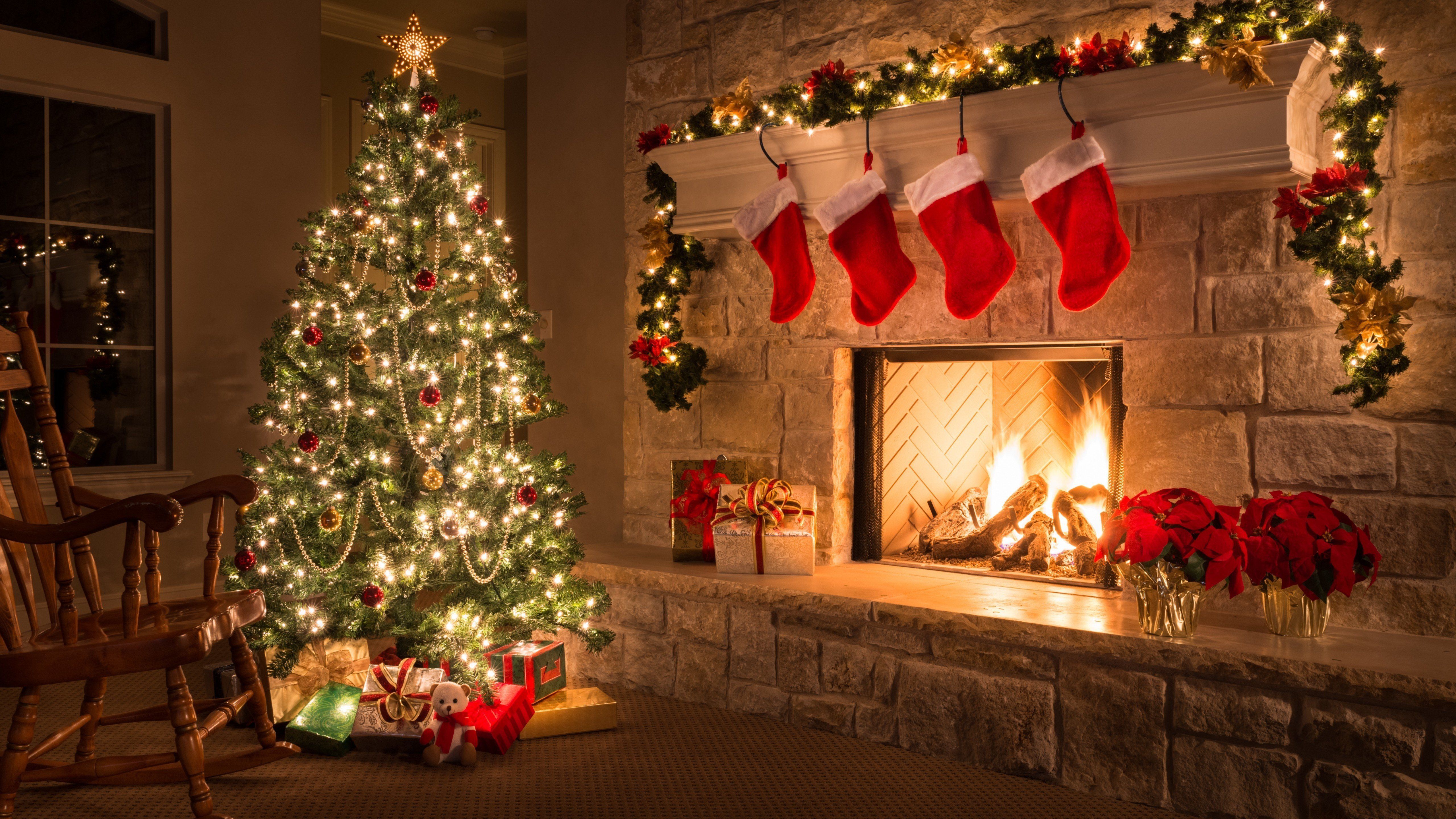 5120x2880 Christmas decorated home Wallpaper 5k