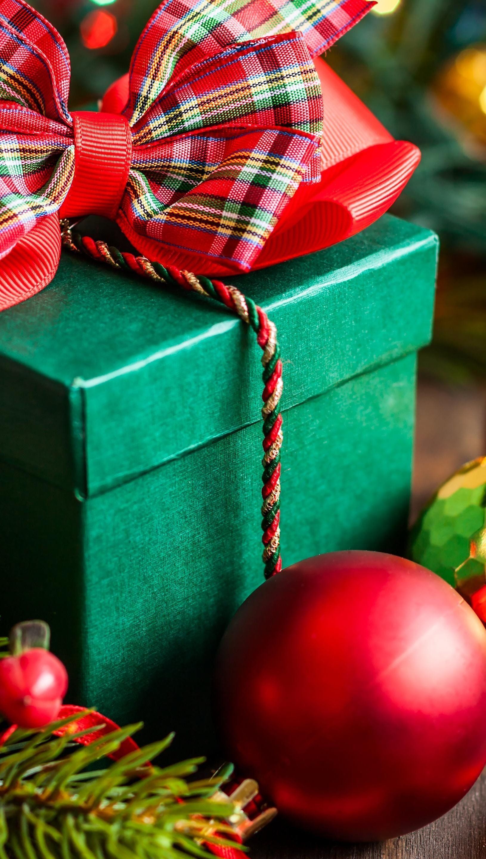 1630x2880 Christmas decoration and gift Wallpaper