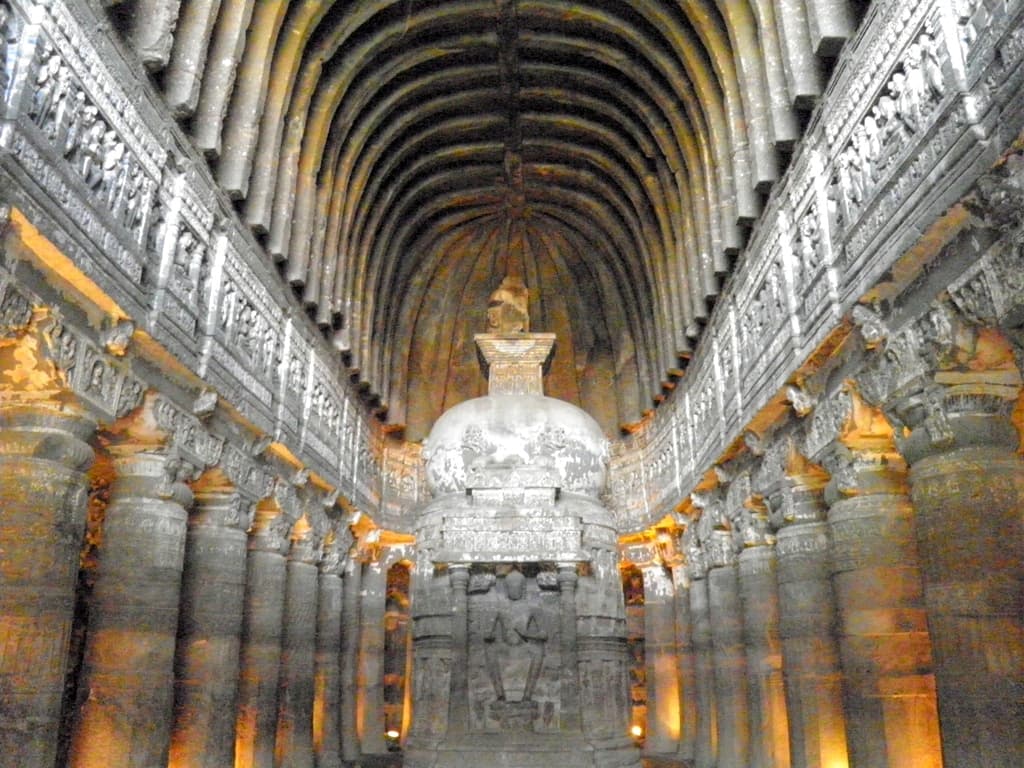 1024x768 Ajanta Caves. Aurangabad. Backpackers