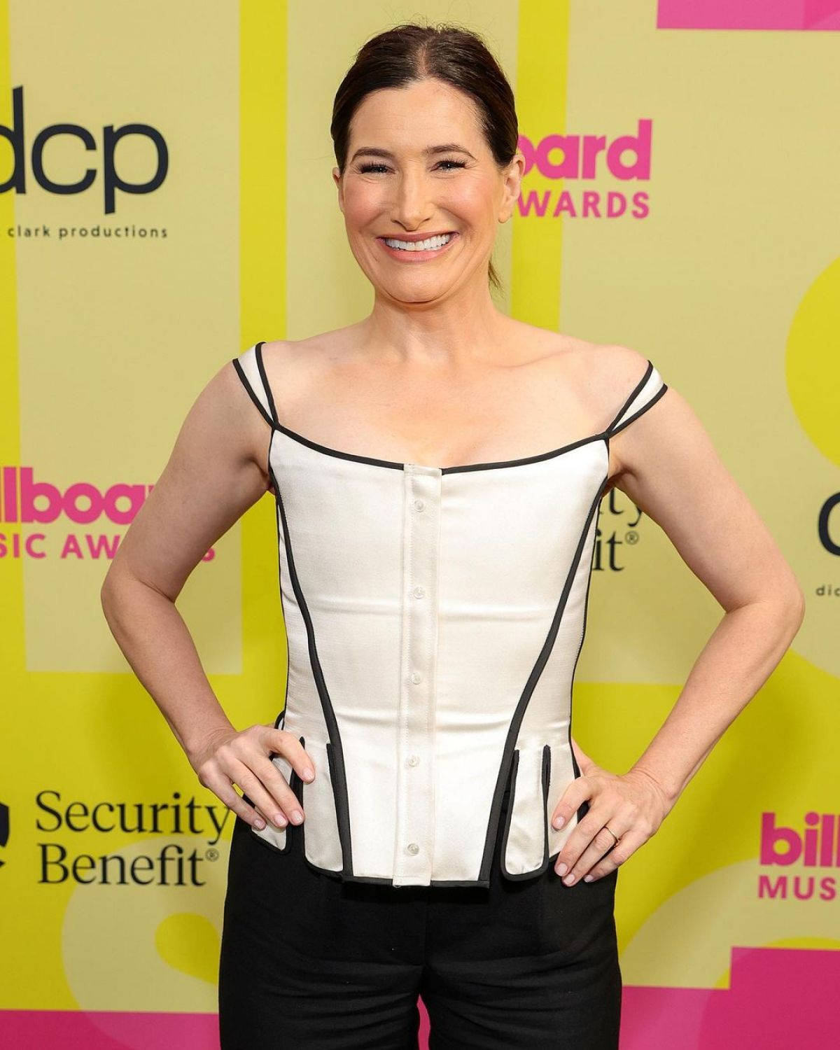 1200x1500 Kathryn Hahn Billboard Awards Wallpaper