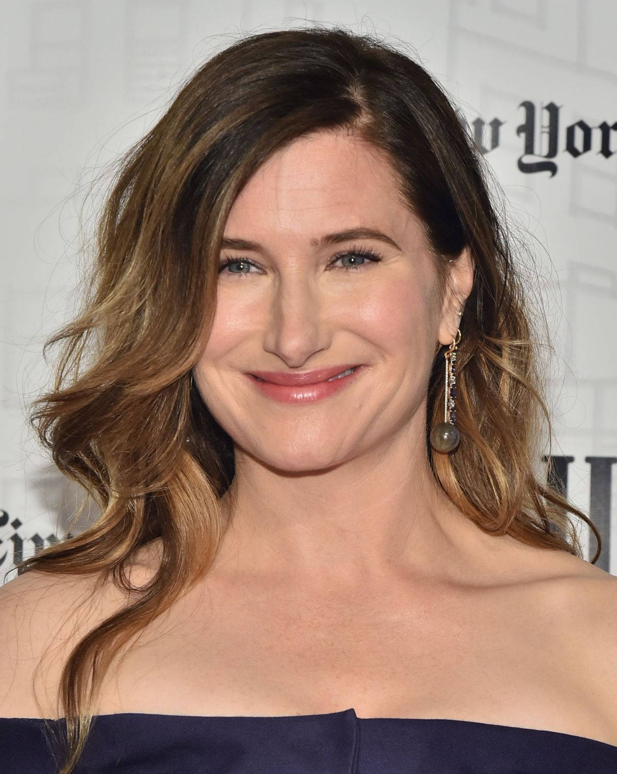 1200x1505 Kathryn Hahn Wallpaper