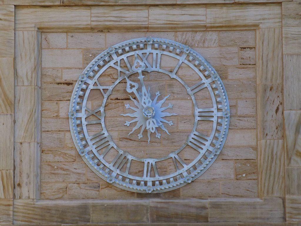 1024x768 New Haven, CT Yale University Street bridge clock