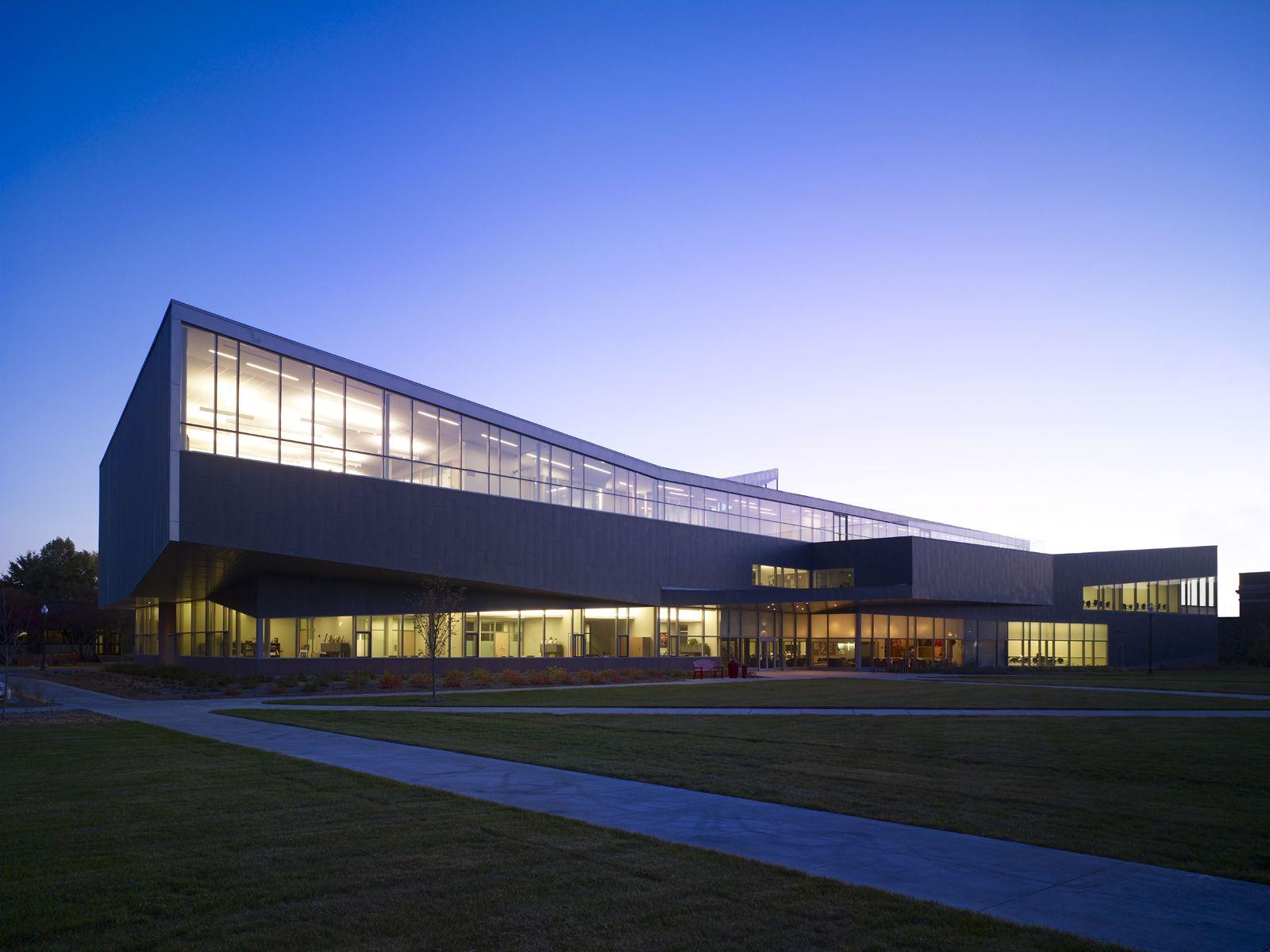 1600x1200 Beacom School of Business, USD Rose Architects
