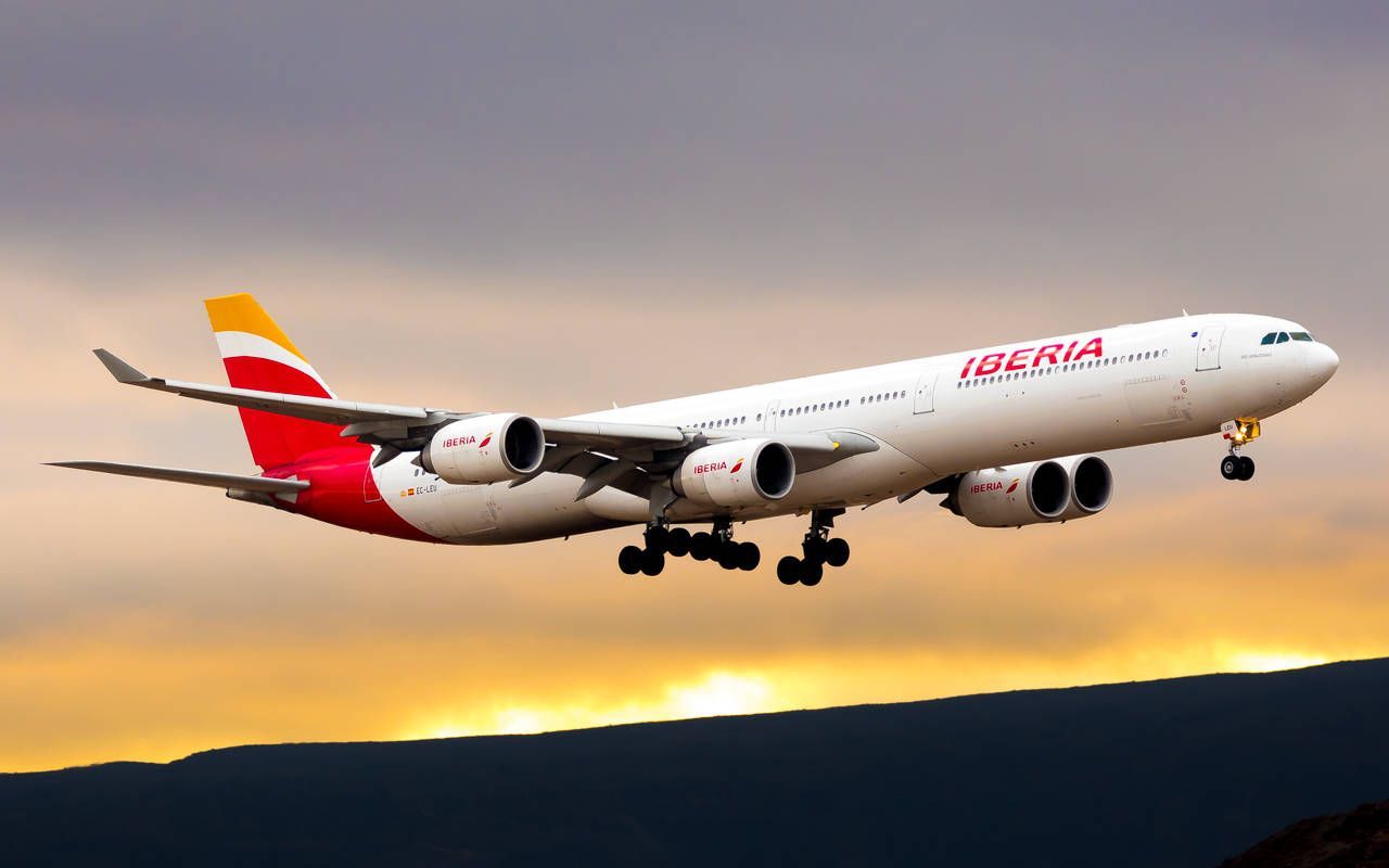 1280x800 Iberia Airlines Airplane Takeoff
