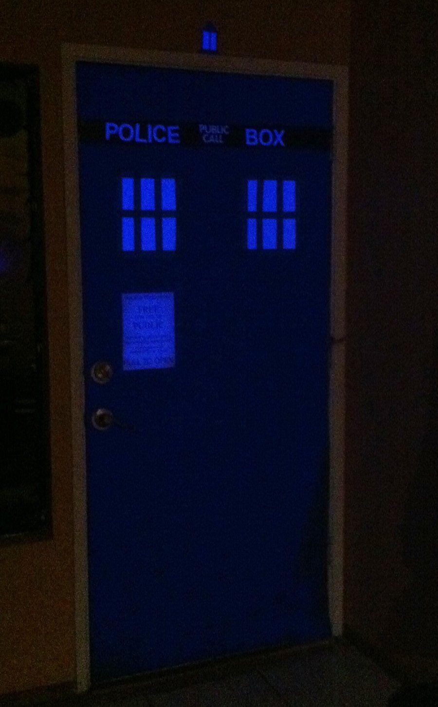 900x1451 Tardis Door Wallpaper & TARDIS Wallpaper By Tomoxnam. Sc 1 St