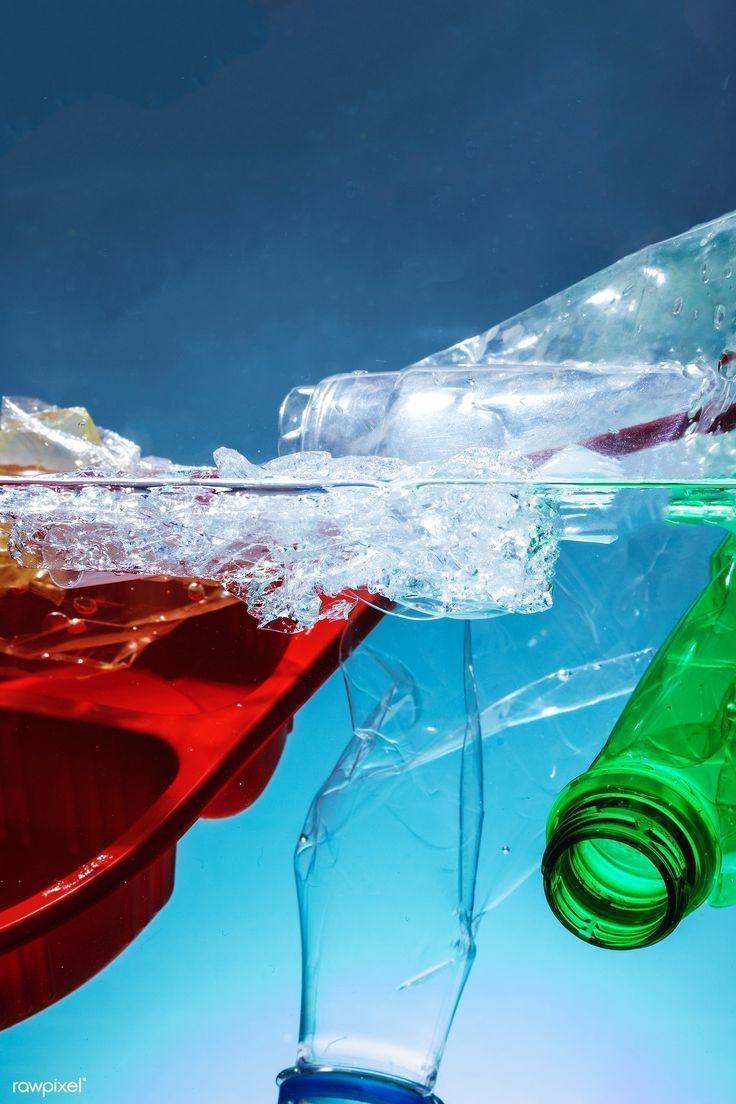 736x1104 Plastic waste polluting the ocean