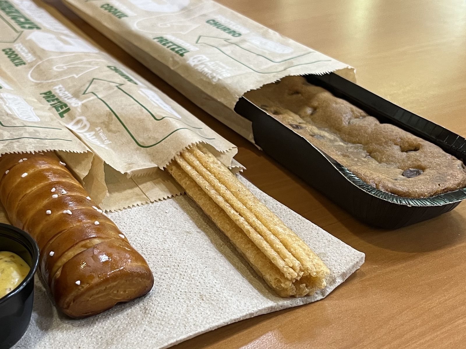 1600x1200 Subway launches new footlong cookies